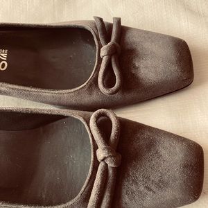 Ferragamo pointy suede model shoes